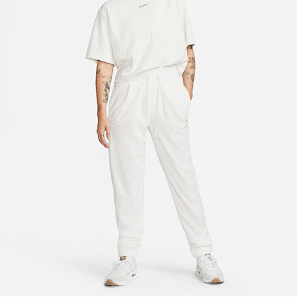Nike Everyday Modern High Waisted Joggers
